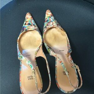 Vera Wang limited edition multicolor sling backs Sz 6.5